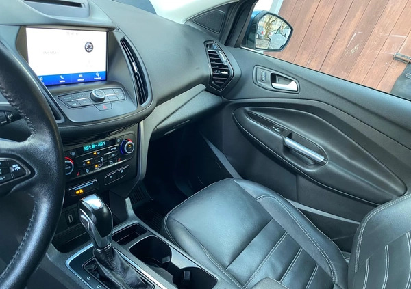 Ford Escape cena 60500 przebieg: 78000, rok produkcji 2017 z Słupsk małe 277